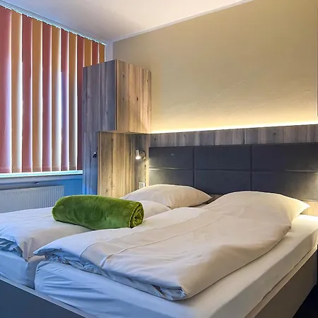 Hotell Am Sportpark 3*